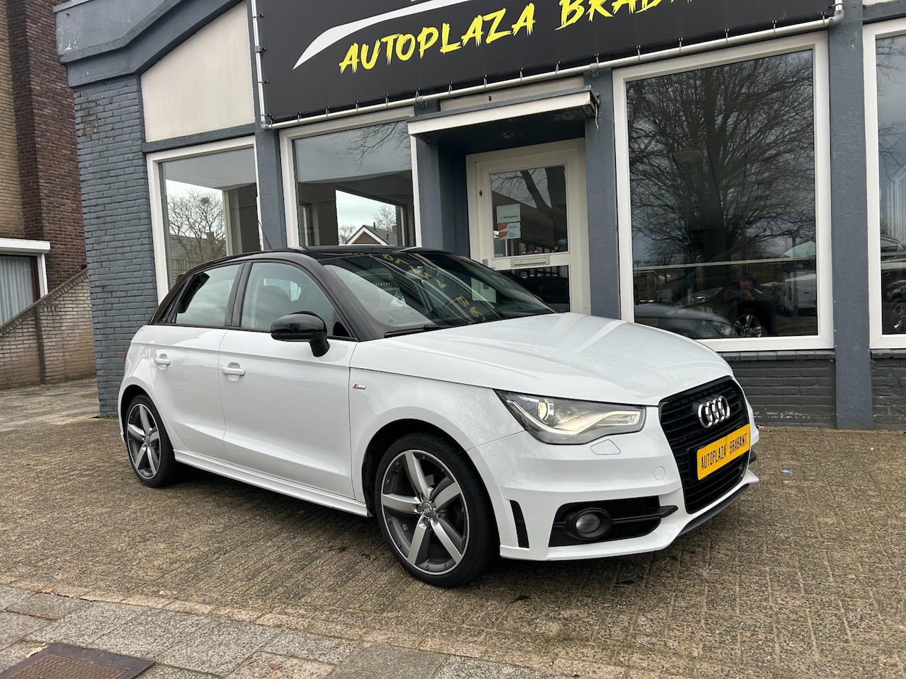 Audi A1 Sportback - 1.2 TFSI S-LINE / NAVI VOORB / XENON / BLEUTOOTH - AutoWereld.nl