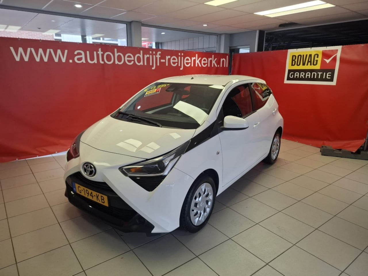Toyota Aygo - 1.0 VVT-i x-play 1.0 VVT-i x-play, AUTOMAAT - AutoWereld.nl