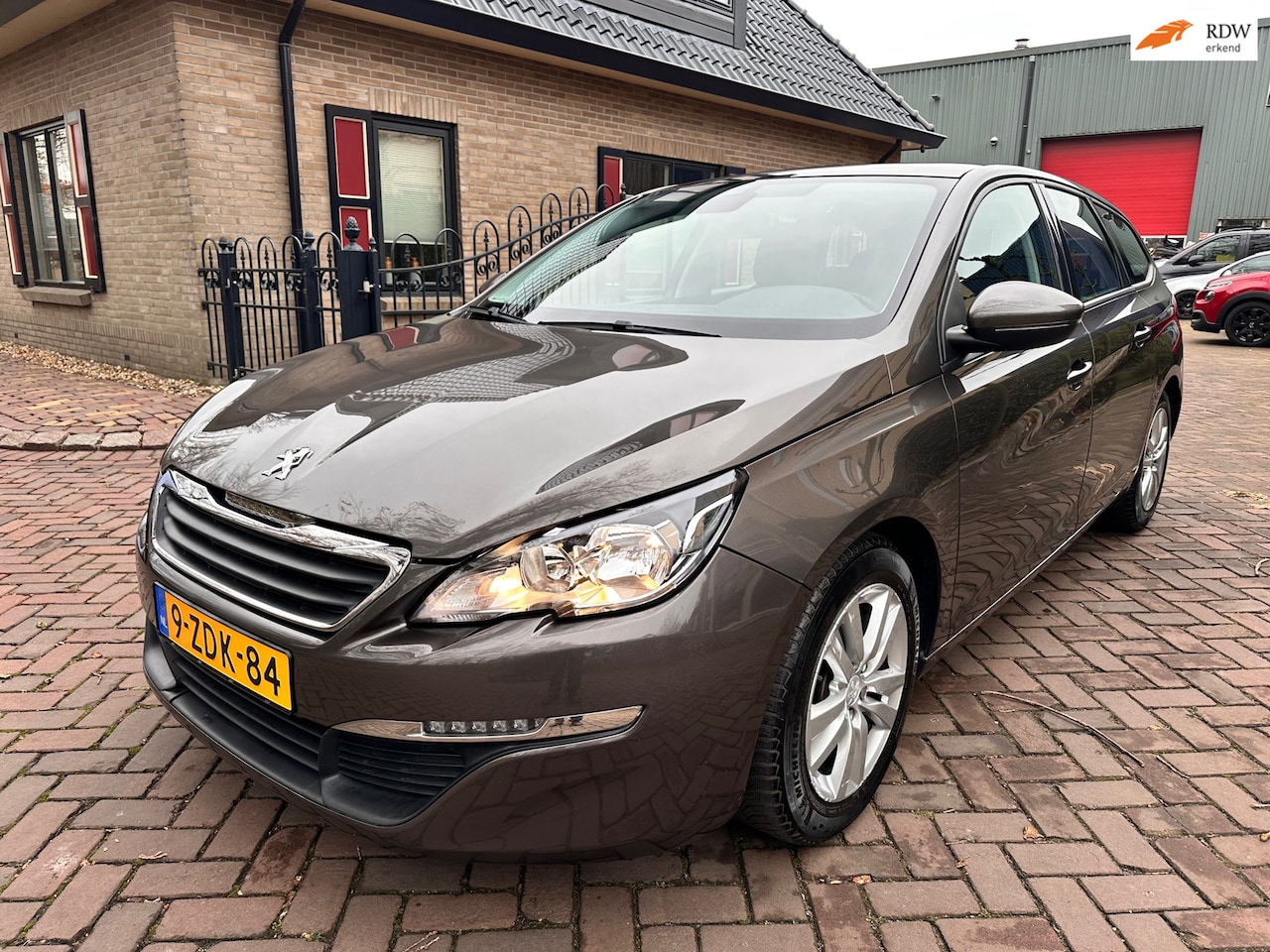 Peugeot 308 SW - 1.2 e-THP Active 1.2 e-THP Active - AutoWereld.nl