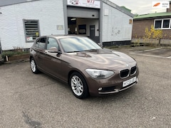 BMW 1-serie - 116d Business Sport/ LEDER/ AUTOMAAT