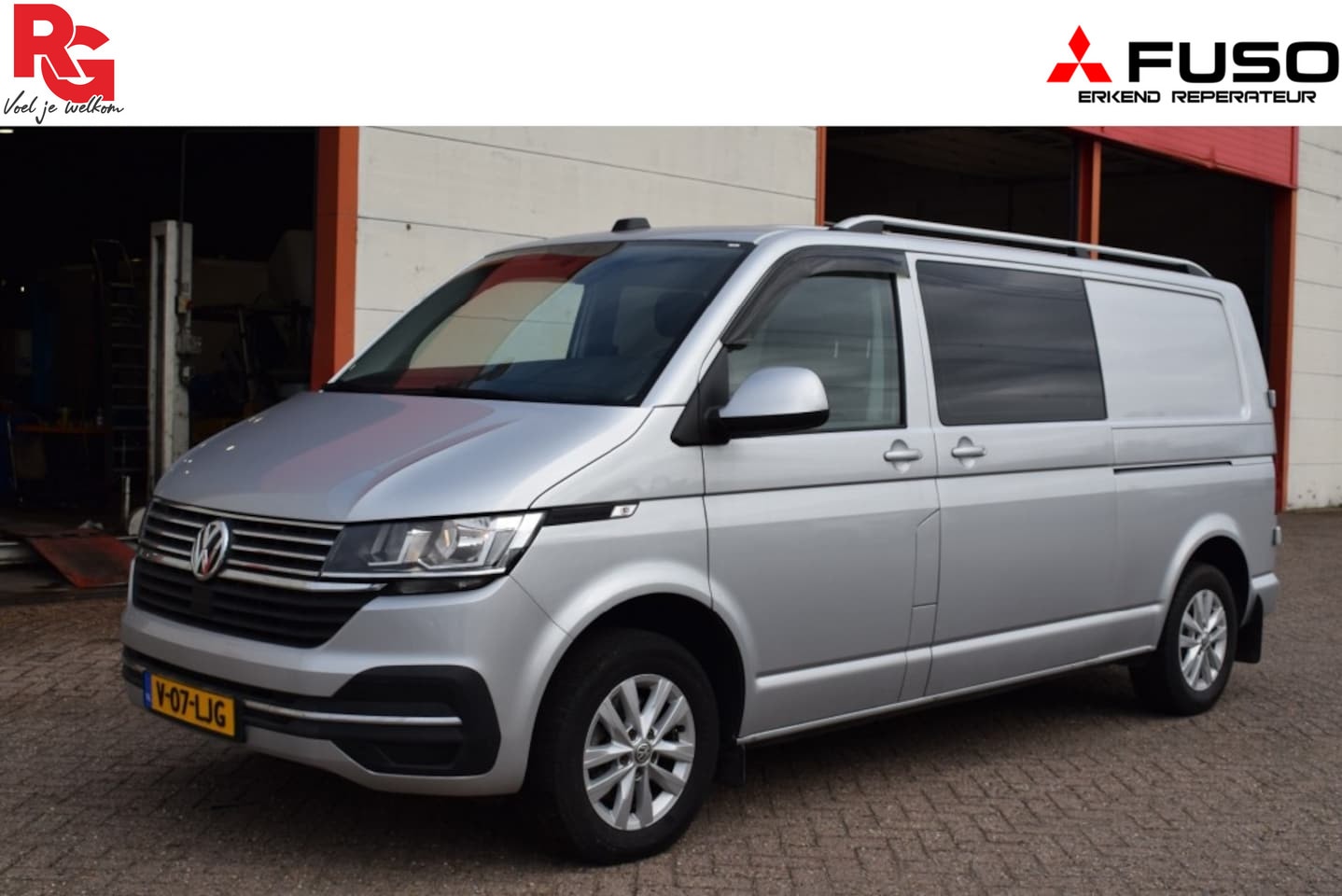 Volkswagen Transporter - 2.0 TDI L2H1 DC DUBBEL CABINE AUTOMAAT ZEER NETTE STAAT - AutoWereld.nl