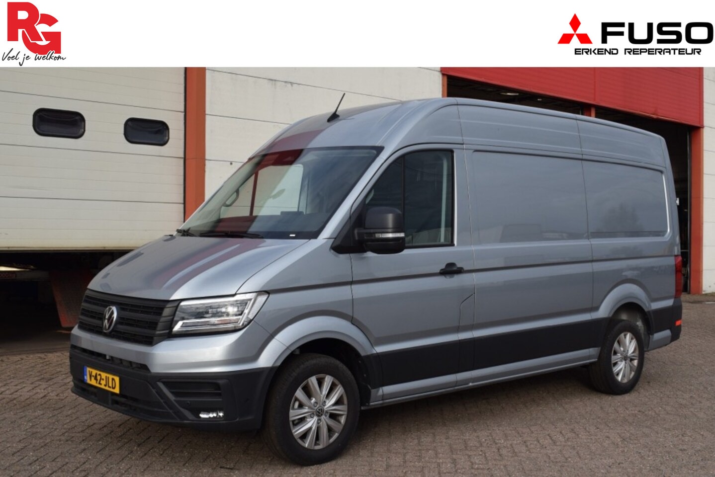 Volkswagen Crafter - 2.0 TDI L3H3 Exclusive MY 2025 AUTOMAAT TREKHAAK - AutoWereld.nl