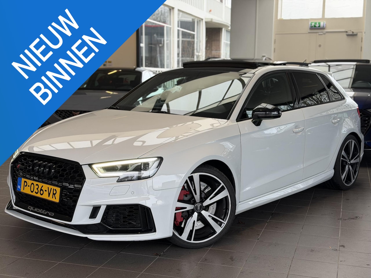 Audi A3 Sportback - 2.5 TFSI RS 3 quattro 2.5 TFSI RS 3 quattro / Pano / Leder / - AutoWereld.nl