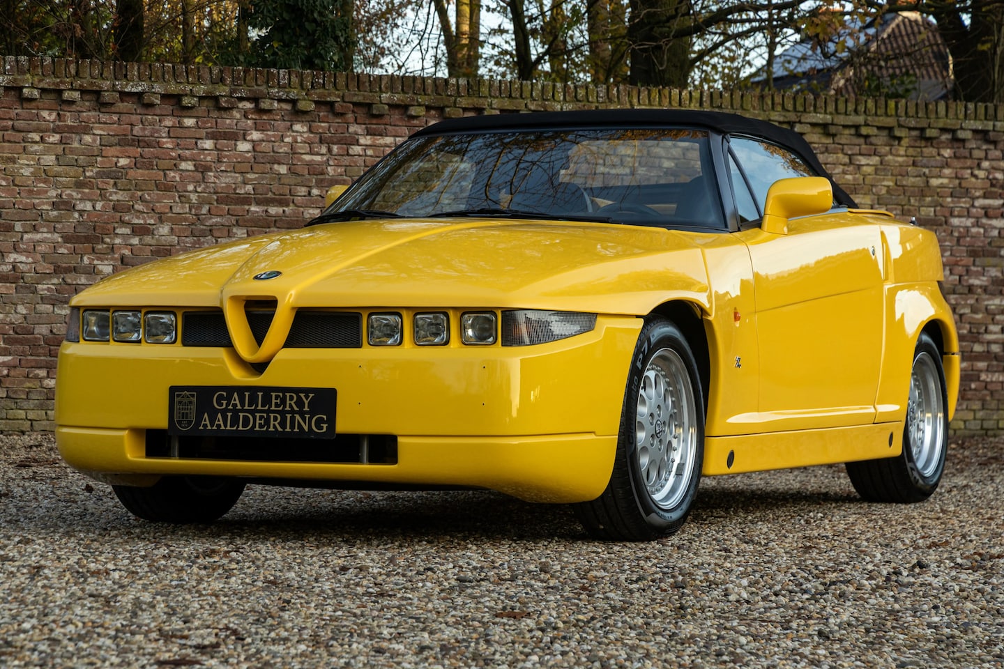 Alfa Romeo RZ - Zagato "Number 176 of 278 built" Presented in Giallo Ginestra over Pelle Nera, An RZ with - AutoWereld.nl
