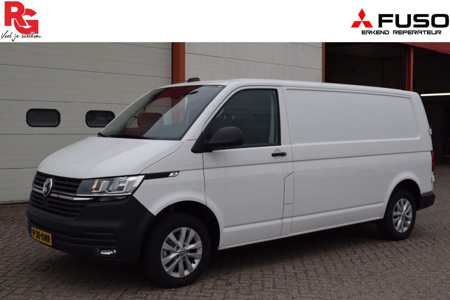 Volkswagen Transporter - T6.1 2.0 TDI 150PK L2H1 Comfortline NAVI 16 INCH LMV - AutoWereld.nl