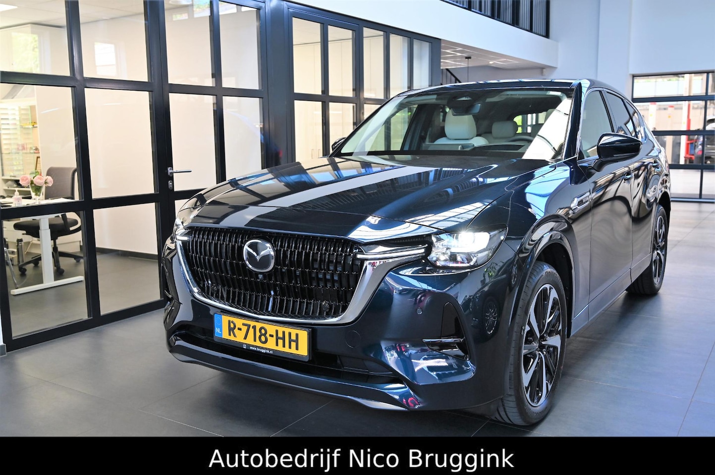 Mazda CX-60 - e-SkyActiv 327 PHEV automaat Takumi Comfort & Convenience/Sound & Driver Assistance & Pano - AutoWereld.nl