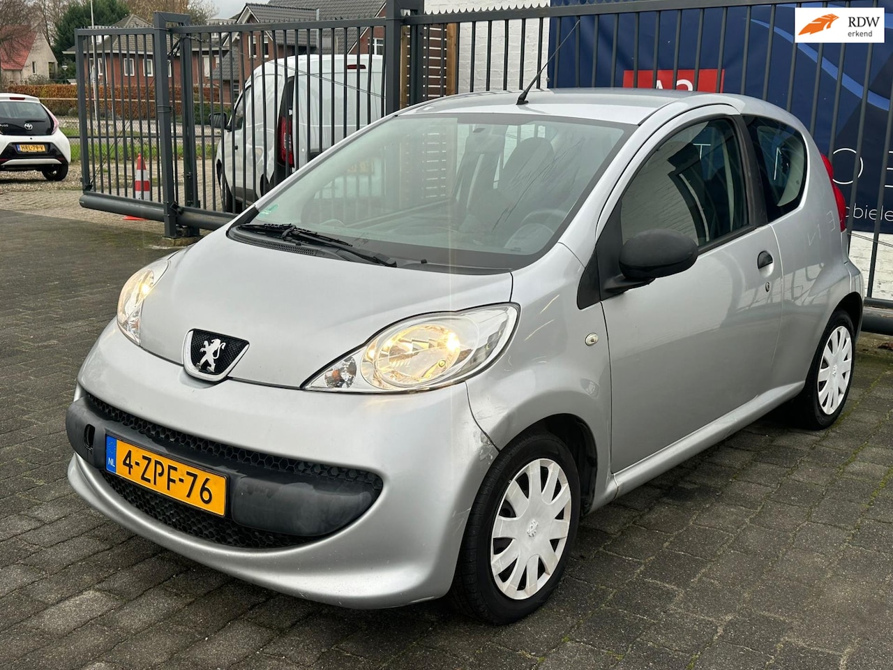 Peugeot 107 - 1.0-12V XR / BLUETOOTH / ZUINIGE STADSAUTO - AutoWereld.nl