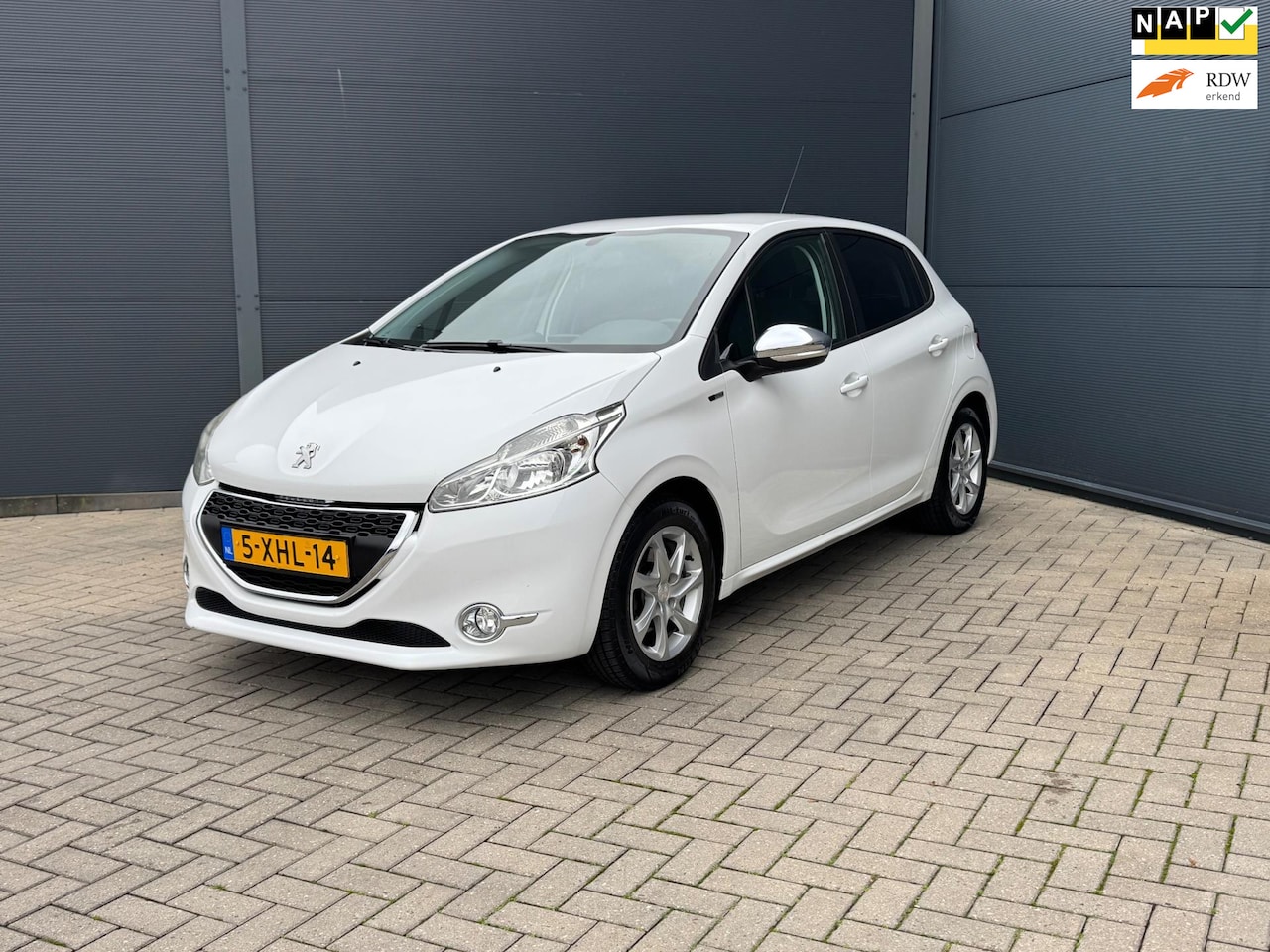 Peugeot 208 - 1.2 VTi Style Trekhaak , Airco NAVI - AutoWereld.nl