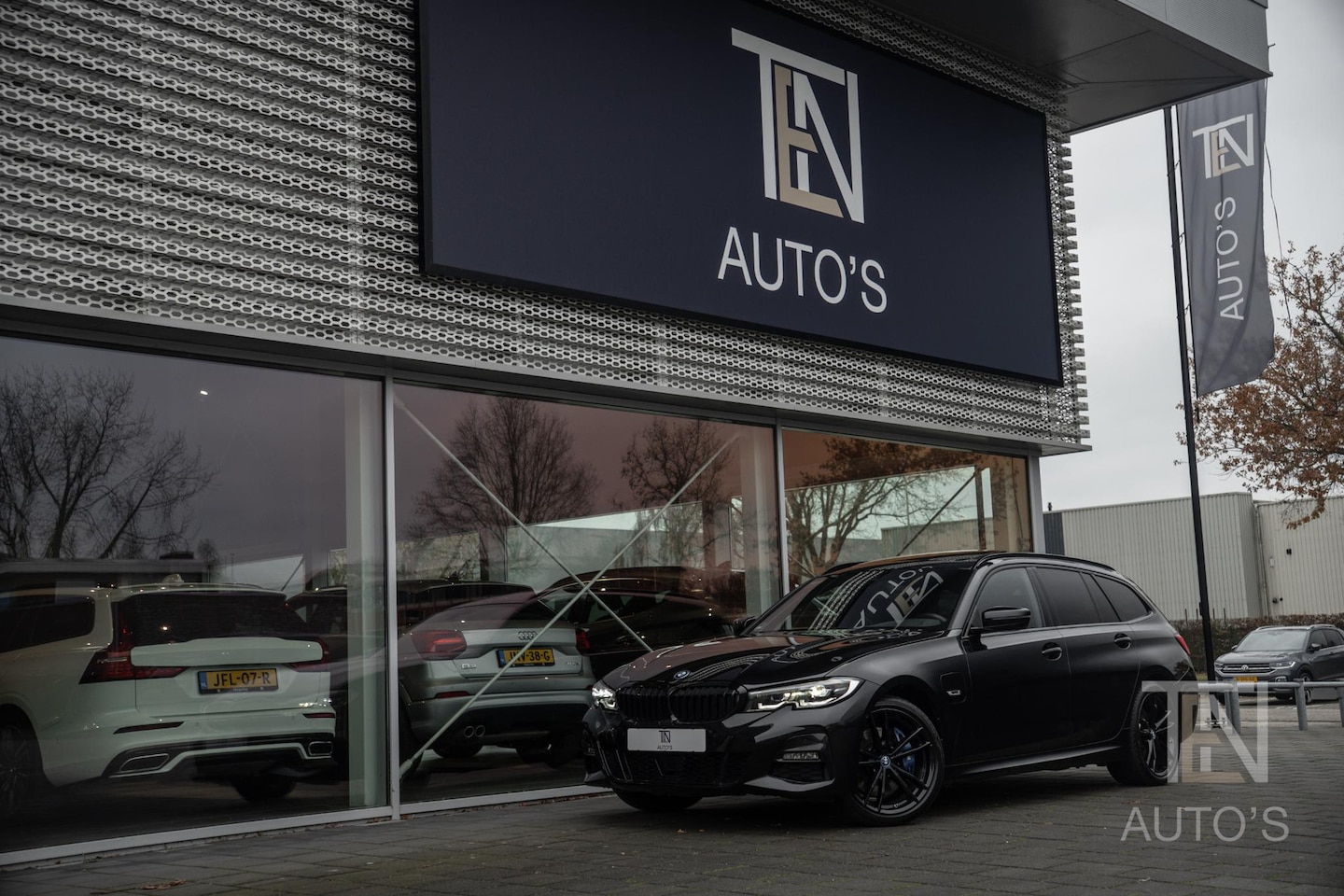 BMW 3-serie Touring - 330e M Sport | Camera | Panodak | Stoel- & Stuurwielverwarming | 19" - AutoWereld.nl