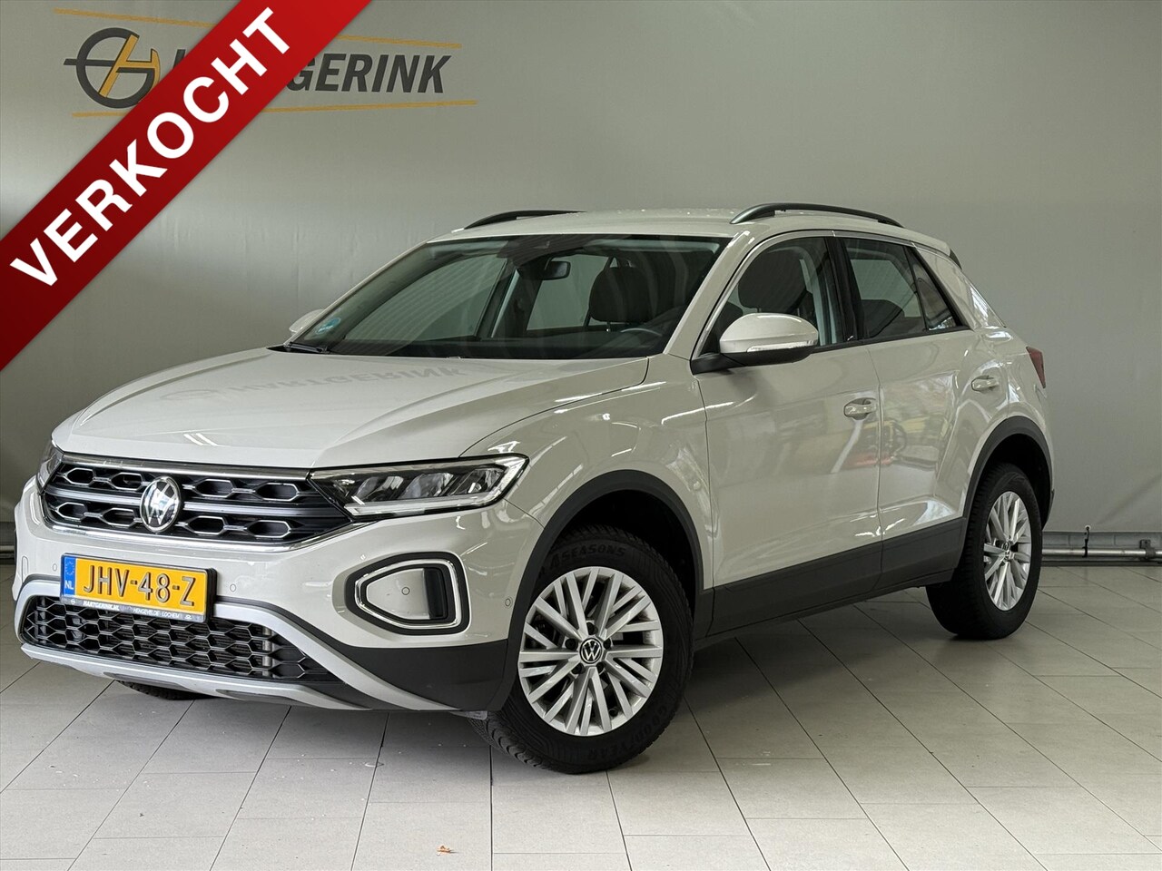 Volkswagen T-Roc - 1.5 TSI Life Business 150pk 7-DSG* Ecc / Cruise / PDC / LMV / Stoelverwarming / Trekhaak. - AutoWereld.nl