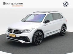 Volkswagen Tiguan - 1.5 TSi 150 Pk Automaat R-Line | Black Style | Panoramadak | Adaptive Cruise | Climate Con