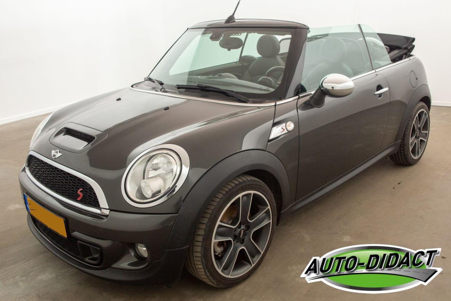 MINI Cabrio - 1.6 Cooper S Clima Leder 86.395 km Chili - AutoWereld.nl