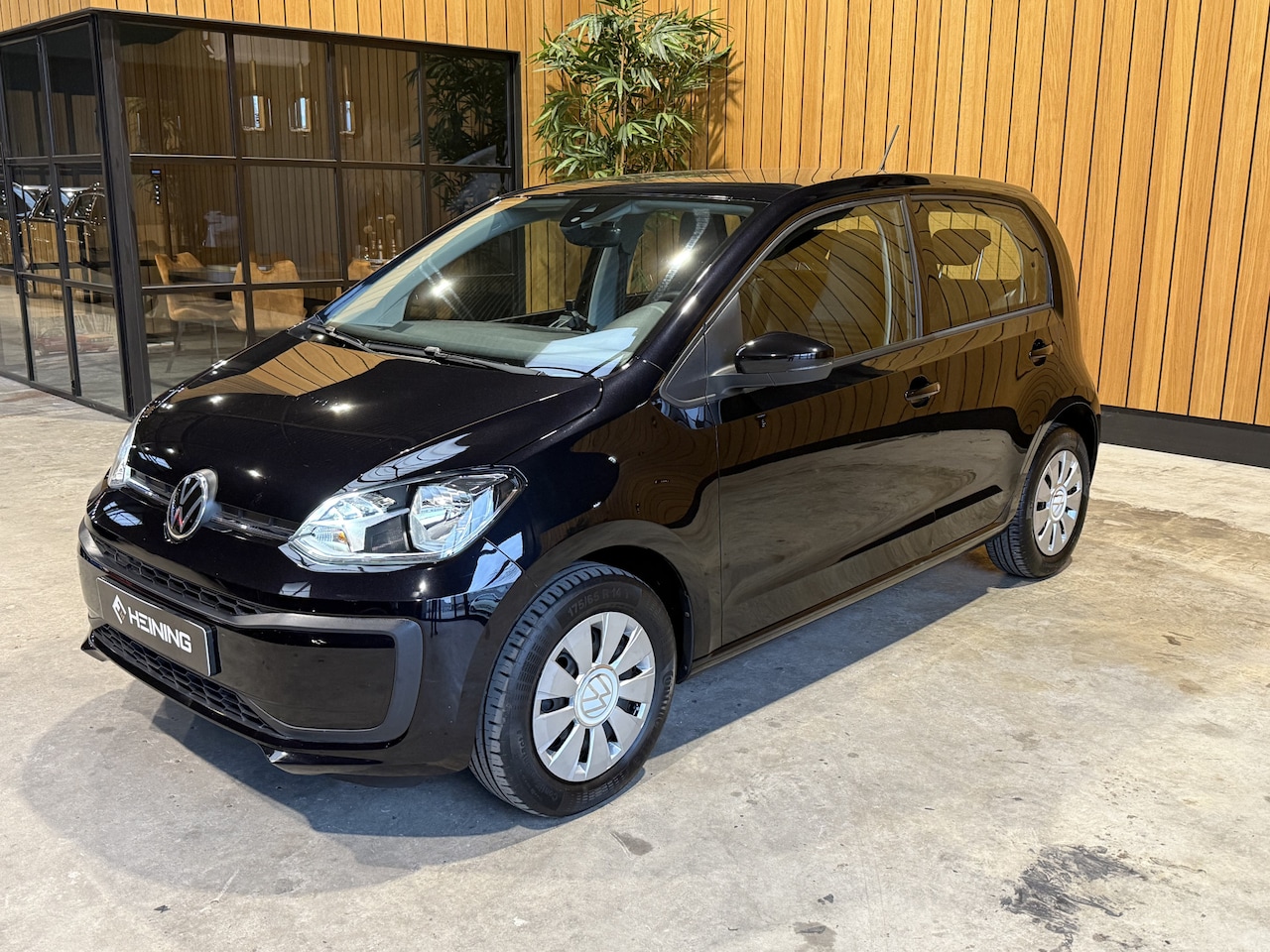 Volkswagen Up! - 1.0 Move Up. DAB+.Bleutooth. Airco. 5 Drs. NAP. - AutoWereld.nl