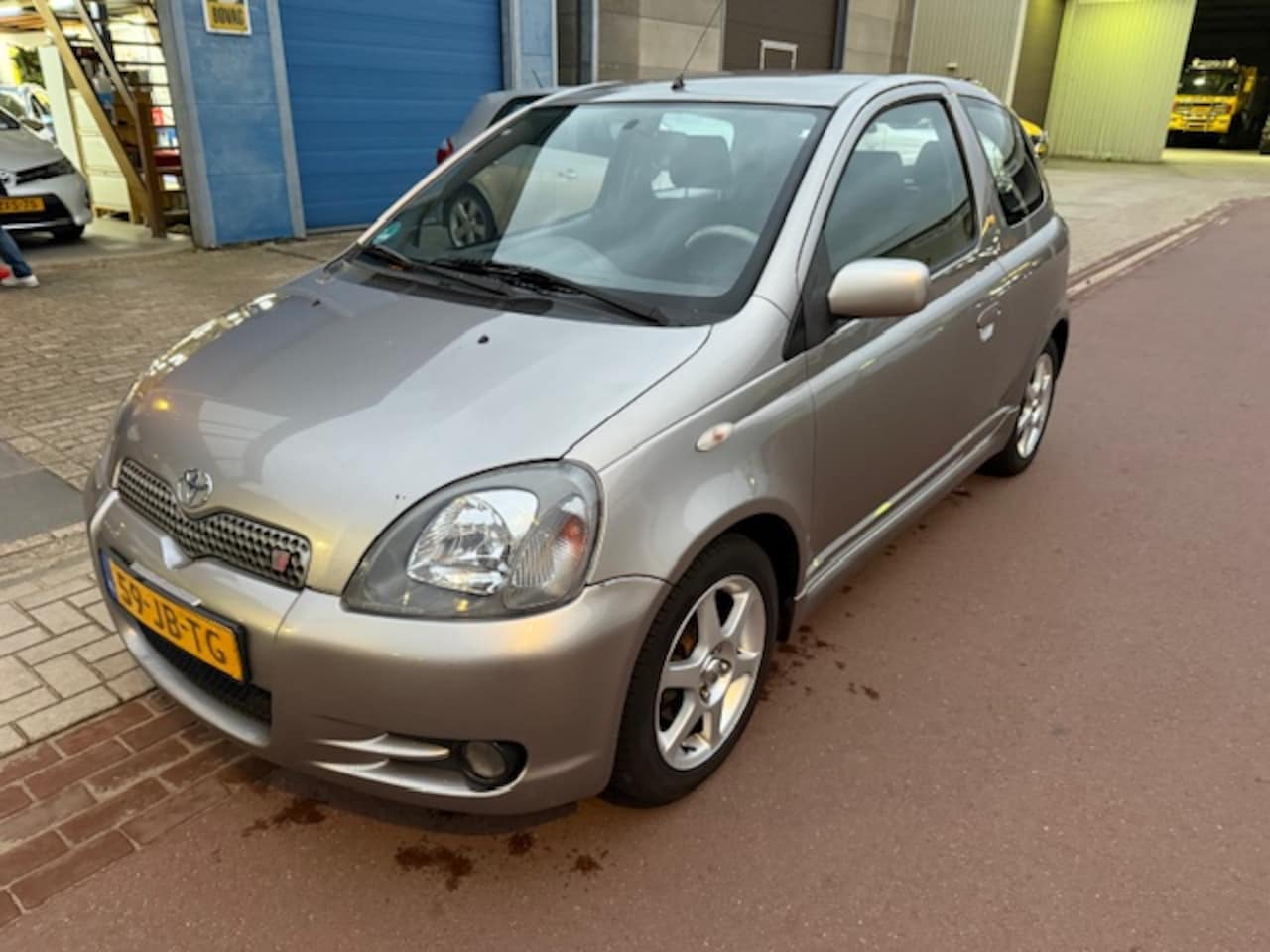 Toyota Yaris - 1.5-16V VVT-i T-Sport Airco APK tot nov-2026 NAP Leuke en originele auto voor nog veel rij - AutoWereld.nl