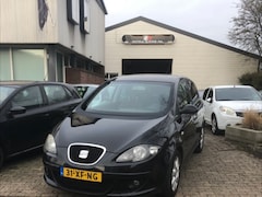 SEAT Altea - 1.6 Businessline. Clima, Navigatie Enz. Hier en daar wat beschadigingen en geen Apk (Zo me