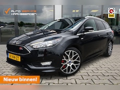 Ford Focus Wagon - 1.5 ST-Line | Trekhaak | 18 Inch | Winterpakket |