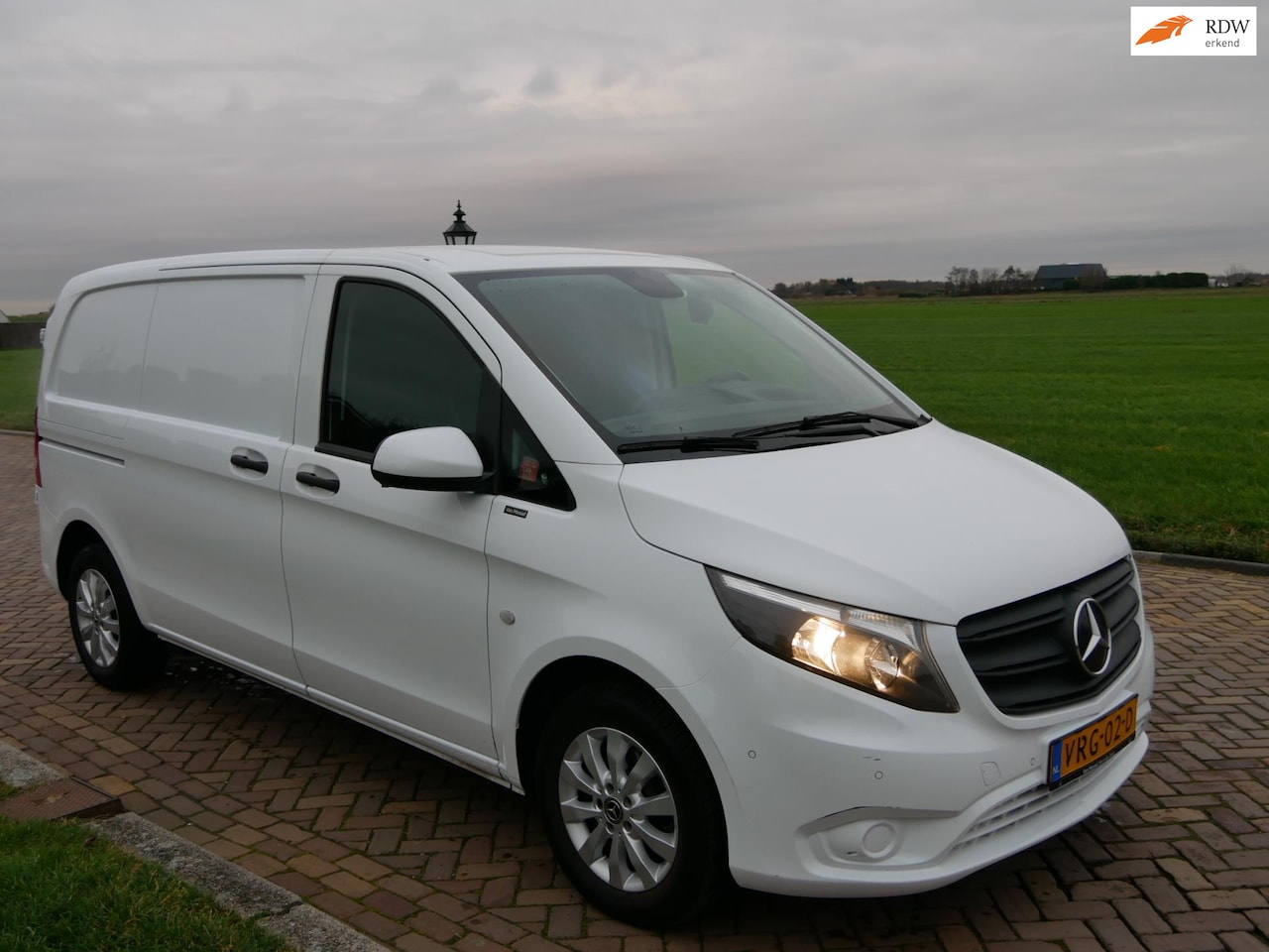 Mercedes-Benz Vito - 114 CDI AUT CLIMA ALU ** 10499 EX BTW ** YEAR 2022 !! - AutoWereld.nl