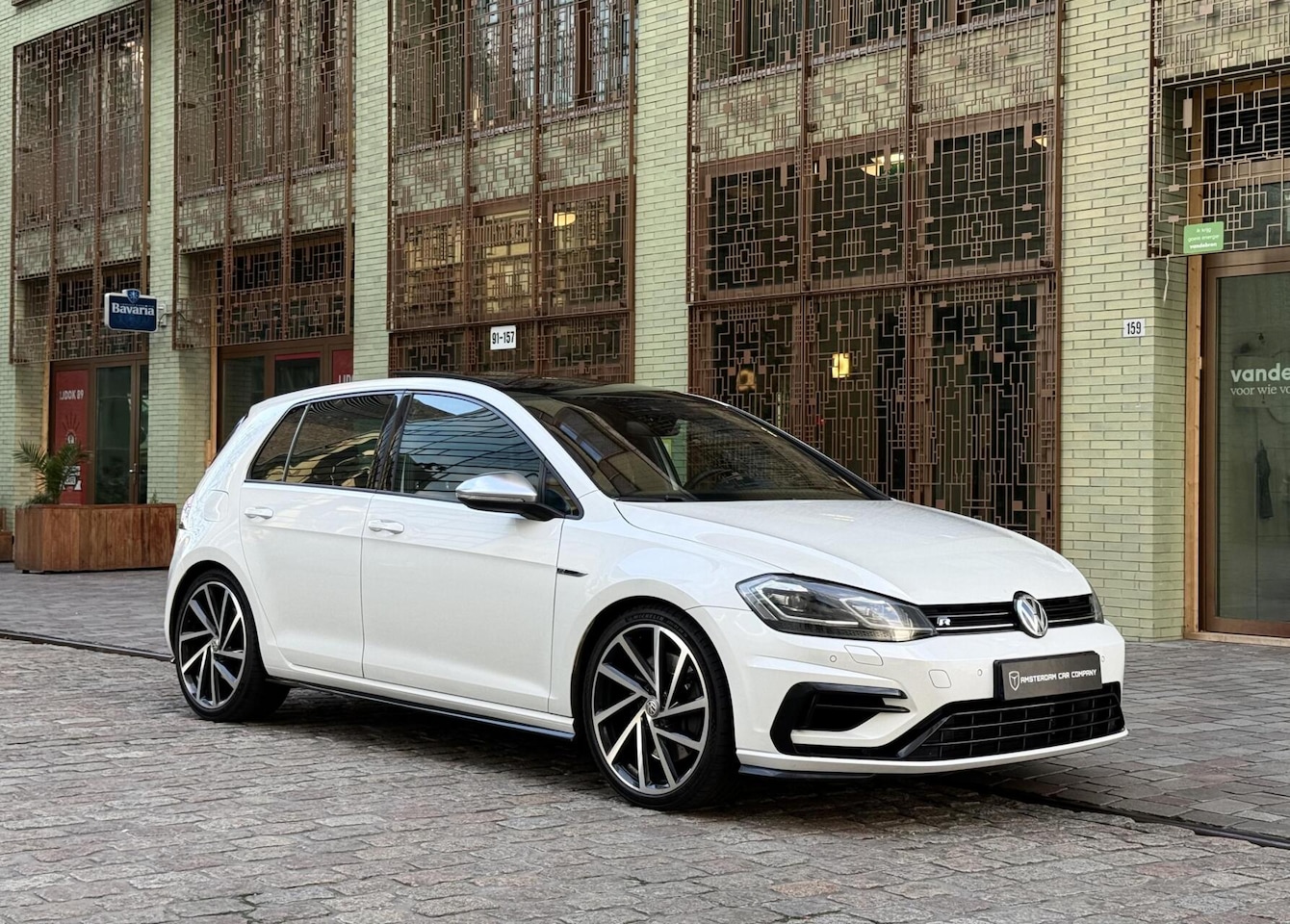 Volkswagen Golf - 2.0 TSI 4Motion R performanceperfect onderhouden - AutoWereld.nl