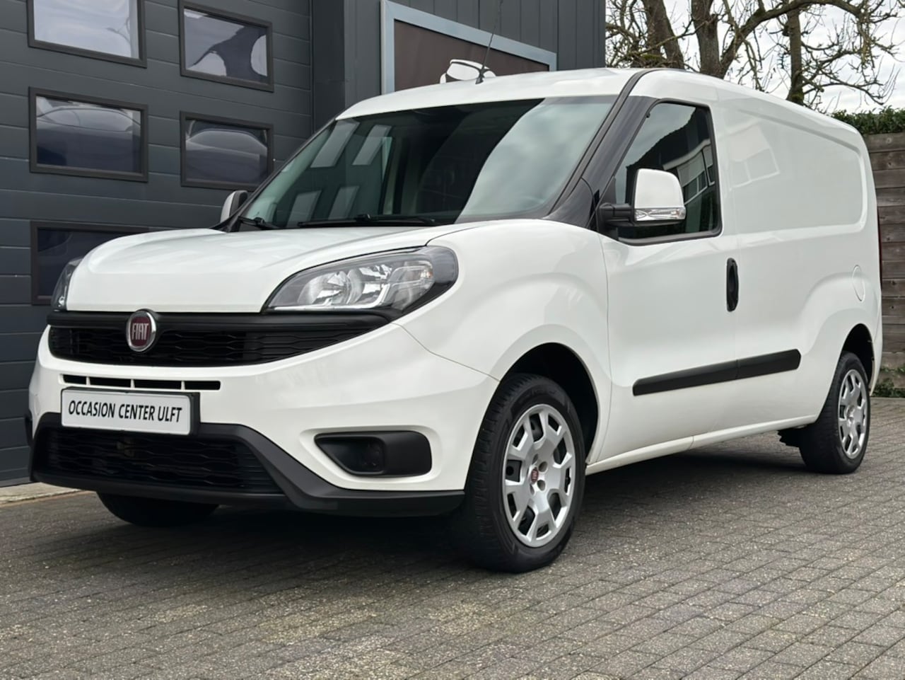 Fiat Doblò Cargo - 1.4 L2H1 MAXI / AIRCO / NAVI / MARGE / 3 PERS ... - AutoWereld.nl