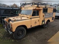 Land Rover 109 - camper