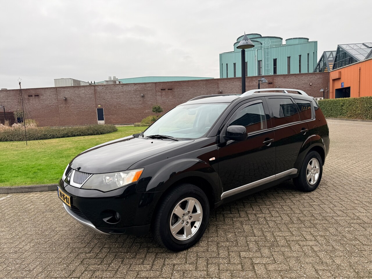 Mitsubishi Outlander - 2.4 Intro Edition 2WD 2008 NAP - AutoWereld.nl