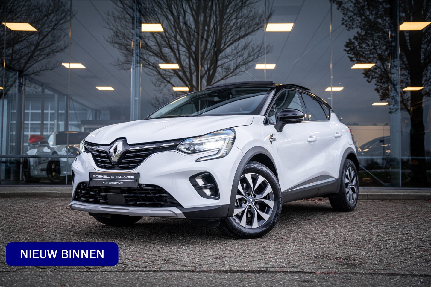 Renault Captur - 1.6 E-Tech Plug-in Hybrid 160 Intens ** Panodak ** Camera ** Navigatie Rijbereik tot 56km - AutoWereld.nl