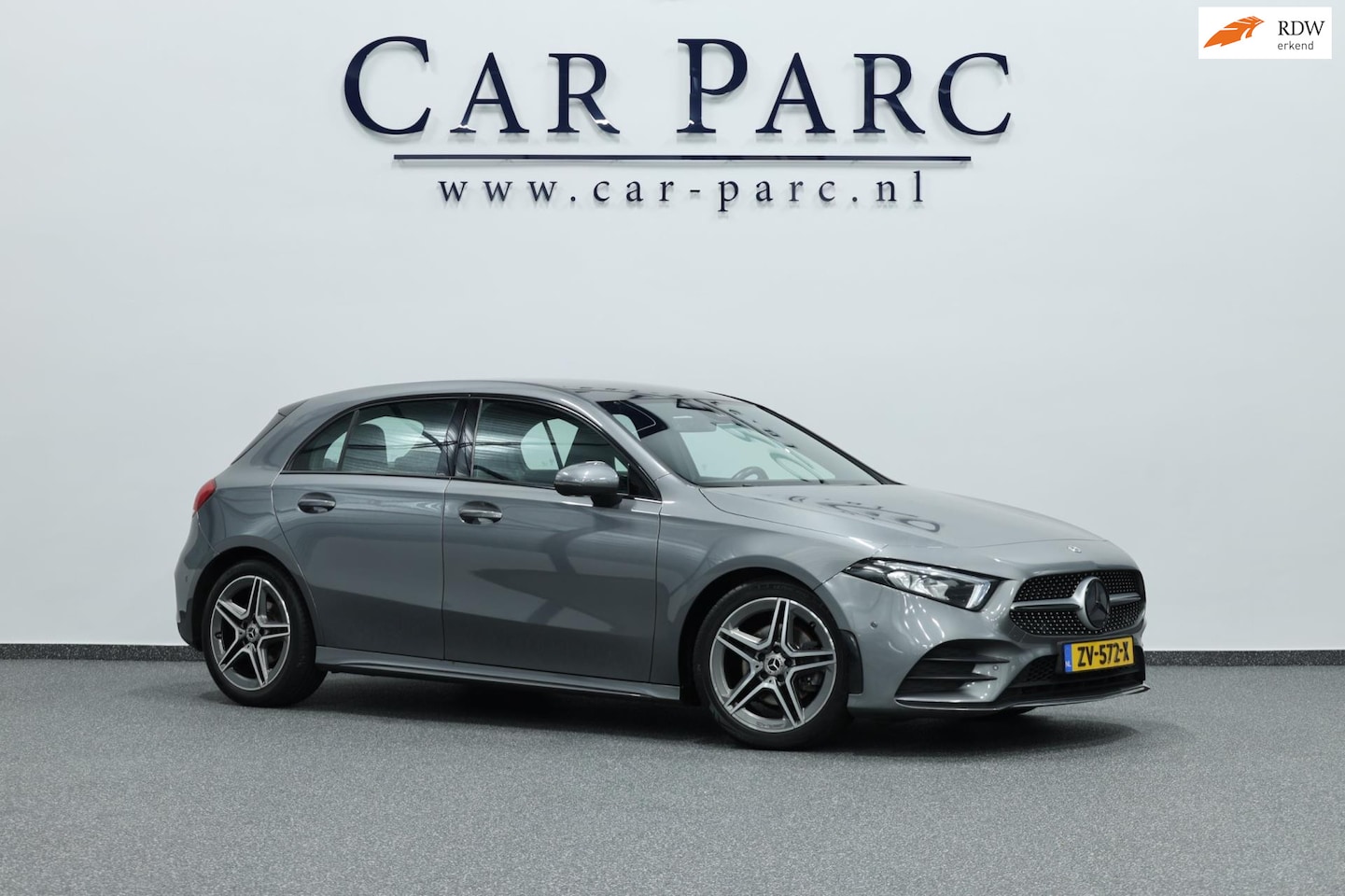 Mercedes-Benz A-klasse - 180 AMG LED/VIRTUAL/HALF LEDER+S.VERWARMING/18" LMV/CAM/LINE/ACC/ECC/12 MDN GARANTIE! - AutoWereld.nl