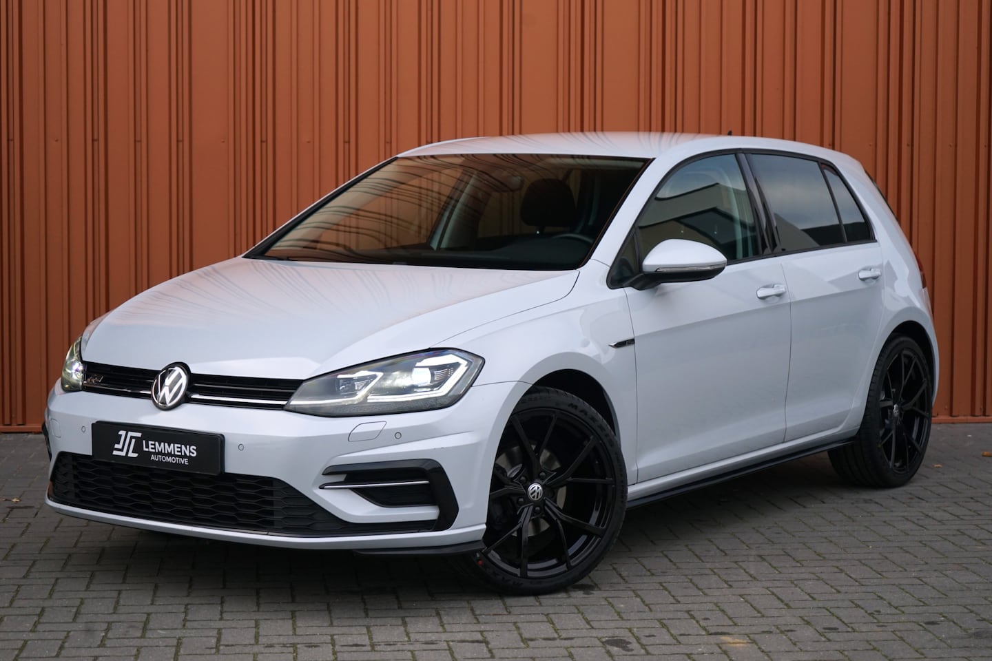 Volkswagen Golf - 1.5 TSI R-line 150PK DSG WHITESILVER ACC LED Trekhaak Sfeerv. Elektr.Spiegels 19" - AutoWereld.nl