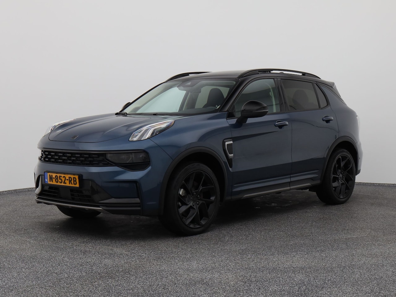 Lynk & Co 01 - 1.5 Plug-in Hybrid | BLACK | NLD AUTO - AutoWereld.nl