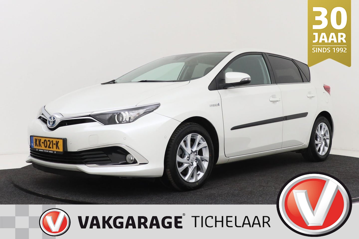 Toyota Auris - 1.8 Hybrid Executive | Trekhaak | Org NL | Stoelverwarming | Camera | Navigatie | Climate - AutoWereld.nl