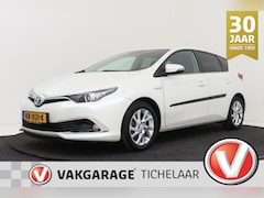 Toyota Auris - 1.8 Hybrid Executive | Trekhaak | Org NL | Stoelverwarming | Camera | Navigatie | Climate