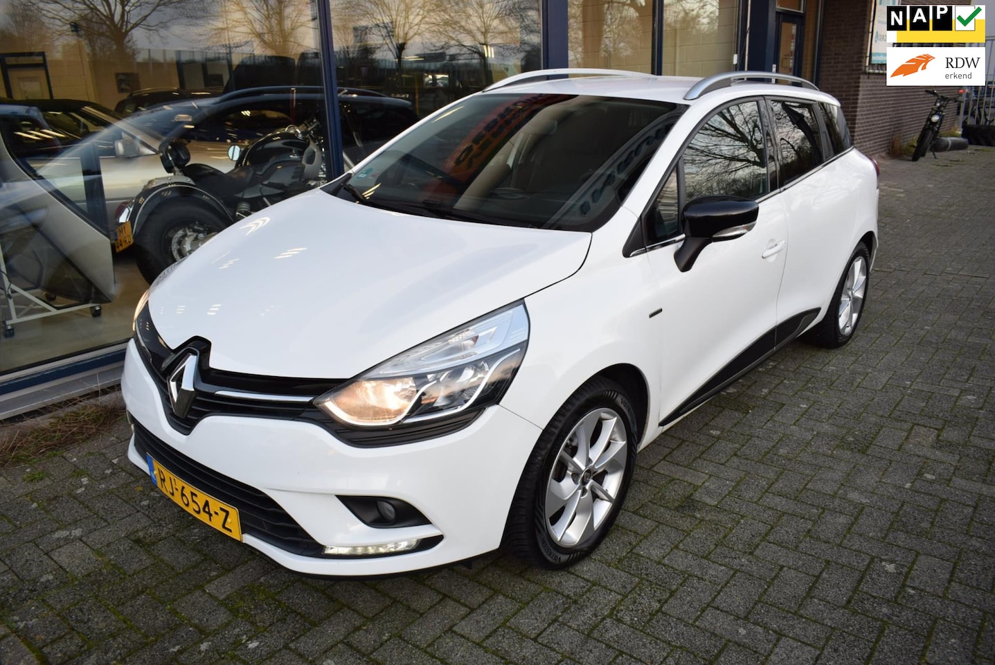 Renault Clio Estate - 0.9 TCe Limited 0.9 TCe Limited - AutoWereld.nl