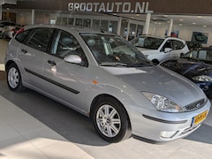 Ford Focus - 1.6-16V Futura Airco, Trekhaak, Stuurbekrachtiging