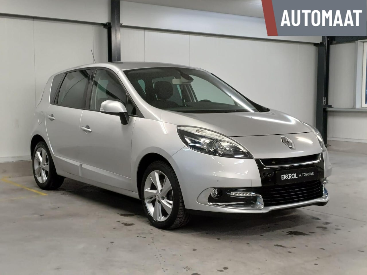 Renault Scénic - 2.0 Bose Automaat (Clima / Cruise / Trekhaak) - AutoWereld.nl