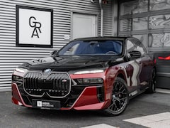 BMW 7-serie - M760e xDrive | Rear Seat Entertainment l Bowers & Wilkins | Sky Lounge | Two tone