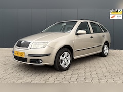 Skoda Fabia Combi - 1.4-16V Elegance Airco Cruise Automaat nap