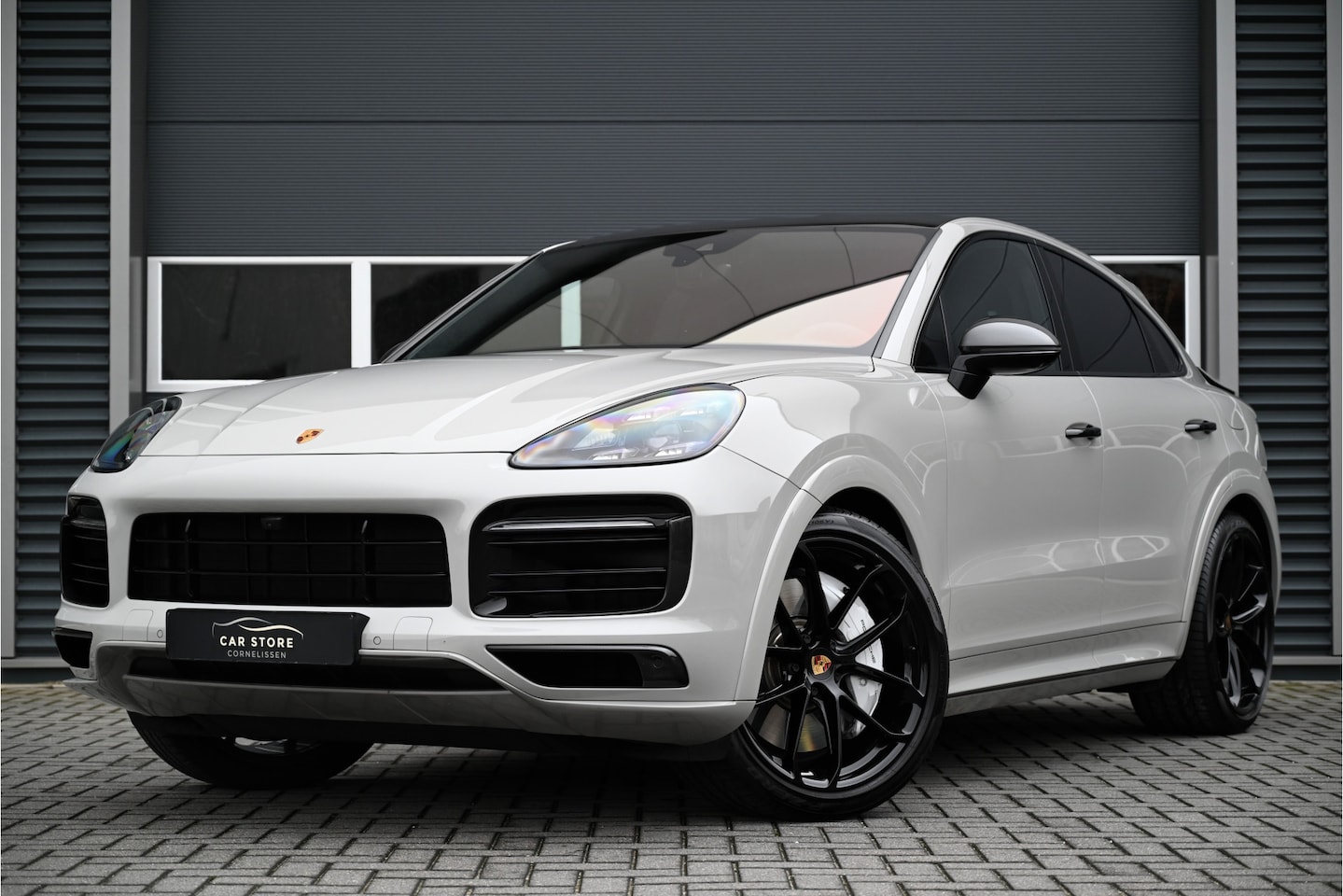Porsche Cayenne Coupé - 3.0 E-Hybrid / LIGHTWEIGHT / KRIJT GRIJS / PORSCHE APPROVED / SOFTCLOSE / PDLS / BOSE / NL - AutoWereld.nl