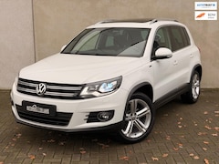 Volkswagen Tiguan - 1.4 TSI DSG Pano 18'' R-Line Camera Trekhaak