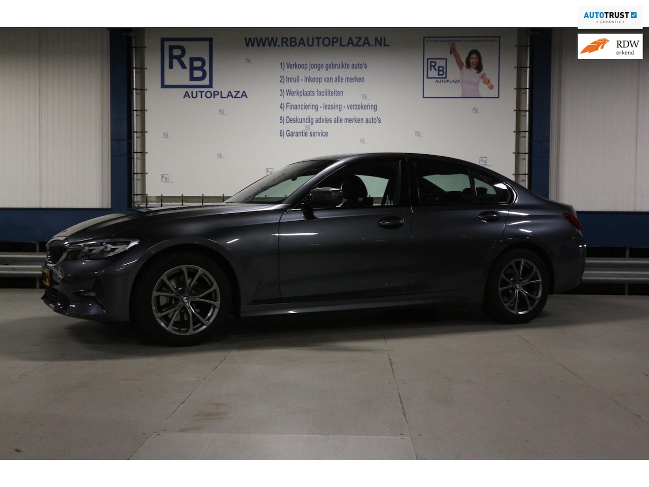 BMW 3-serie - 320i Executive Edition 12 MAANDEN GARANTIE/ DIGI DASH/ BTW'ER - AutoWereld.nl