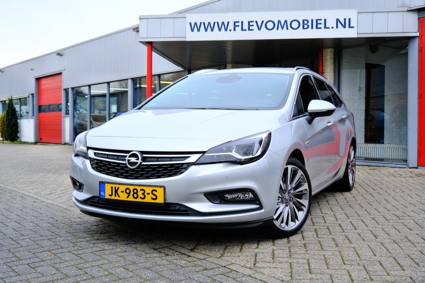 Opel Astra Sports Tourer - 1.6 200pk Innovation Schuifdak|1e Eig|Navi|Half Leder|LMV|Cam - AutoWereld.nl