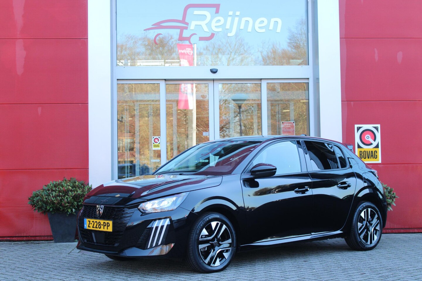 Peugeot 208 - Hybrid 110PK e-DCS6 ALLURE | NAVIGATIE | DRAADLOZE APPLE CARPLAY/ANDROID AUTO | DAB+ RADIO - AutoWereld.nl