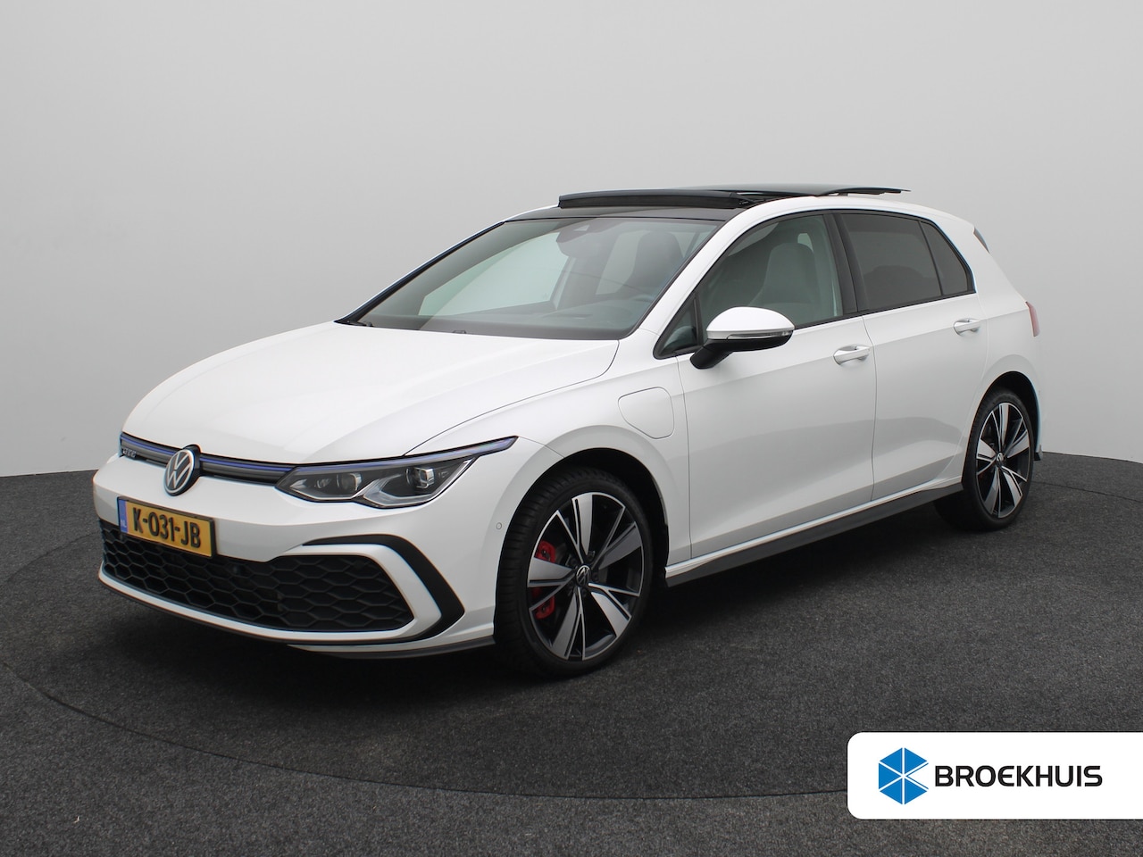 Volkswagen Golf - 1.4 eHybrid GTE NL Auto! | Achteruitrijcamera | Apple Carplay/Android Auto|telefoonintegra - AutoWereld.nl