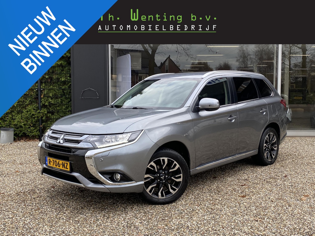 Mitsubishi Outlander - 2.0 PHEV Executive Edition | Stoelverwarming | Achteruitrijcamera | Keyless Entry | Naviga - AutoWereld.nl