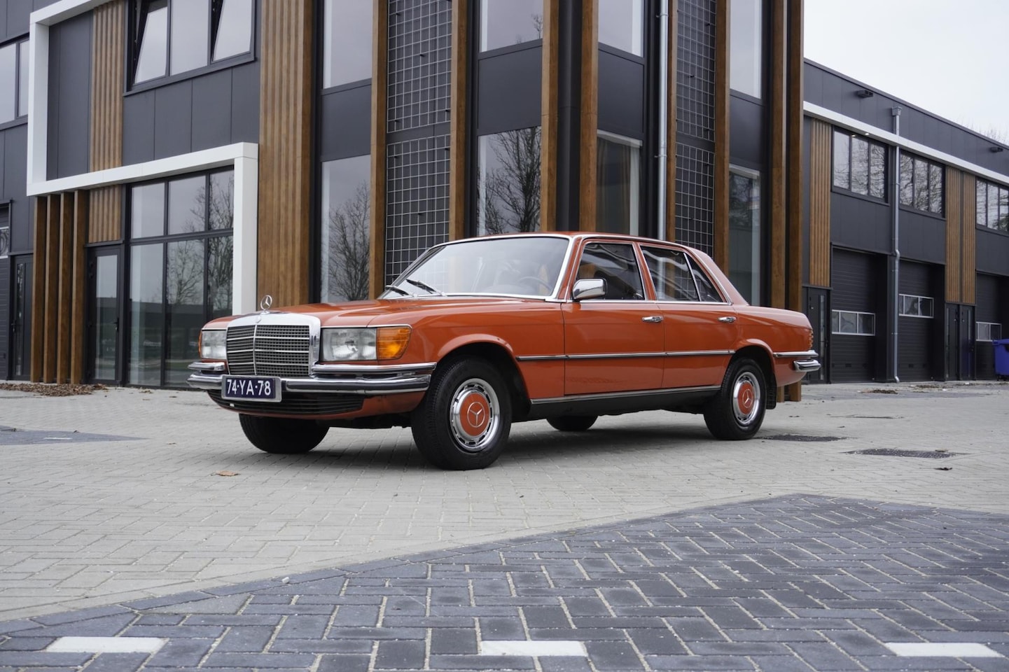 Mercedes-Benz S-klasse - 280 S Engels Rood Uniek! - AutoWereld.nl