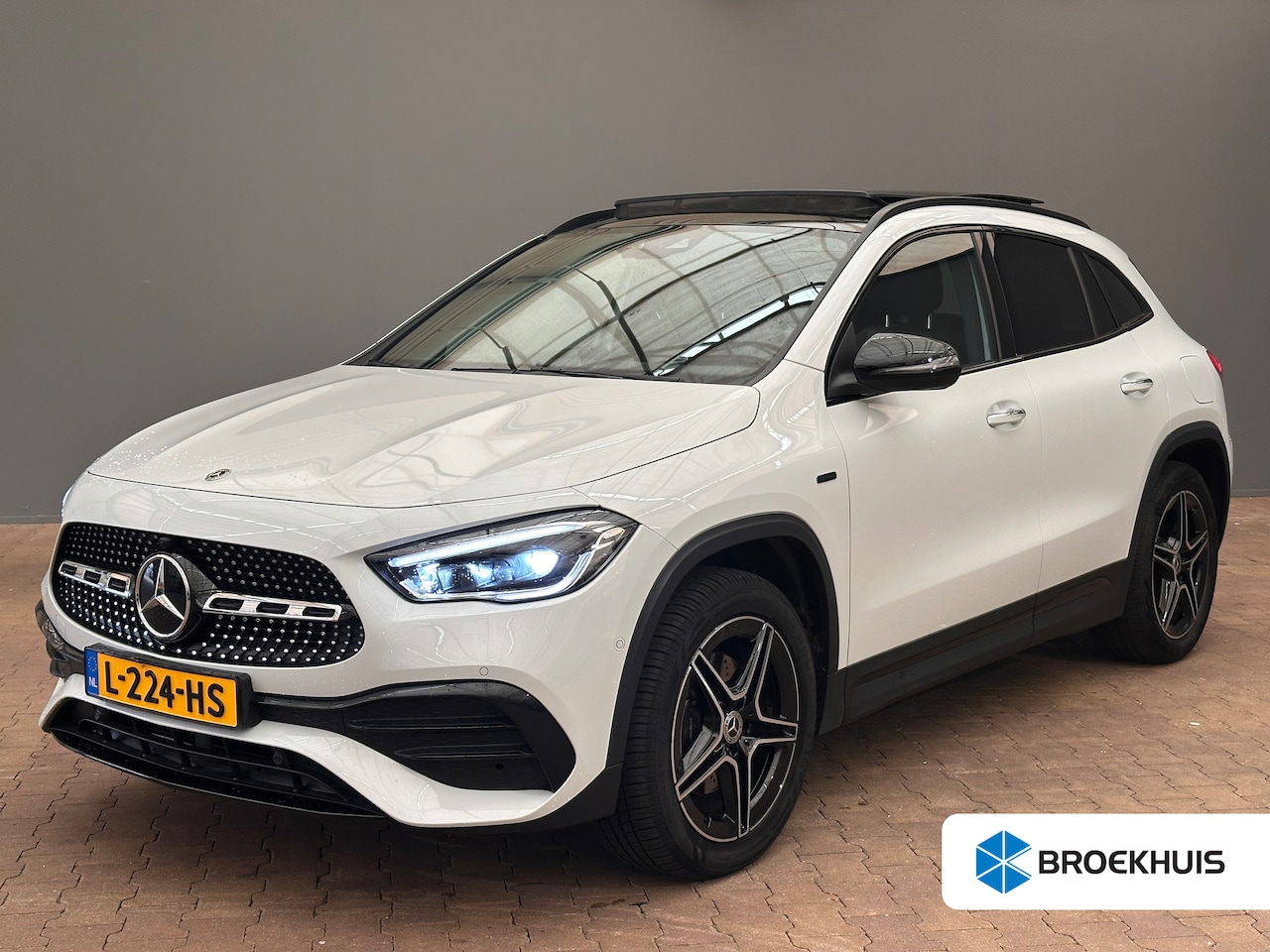 Mercedes-Benz GLA-Klasse - 250 e Business Solution AMG Limited Widescreen | Panorama Dak | Elek. Stoelen met Geheugen - AutoWereld.nl