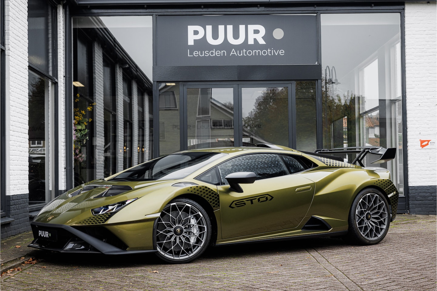 Lamborghini Huracán STO - 5.2 V10 Ad Personam Full Carbon Pack - Verde Gea - AutoWereld.nl