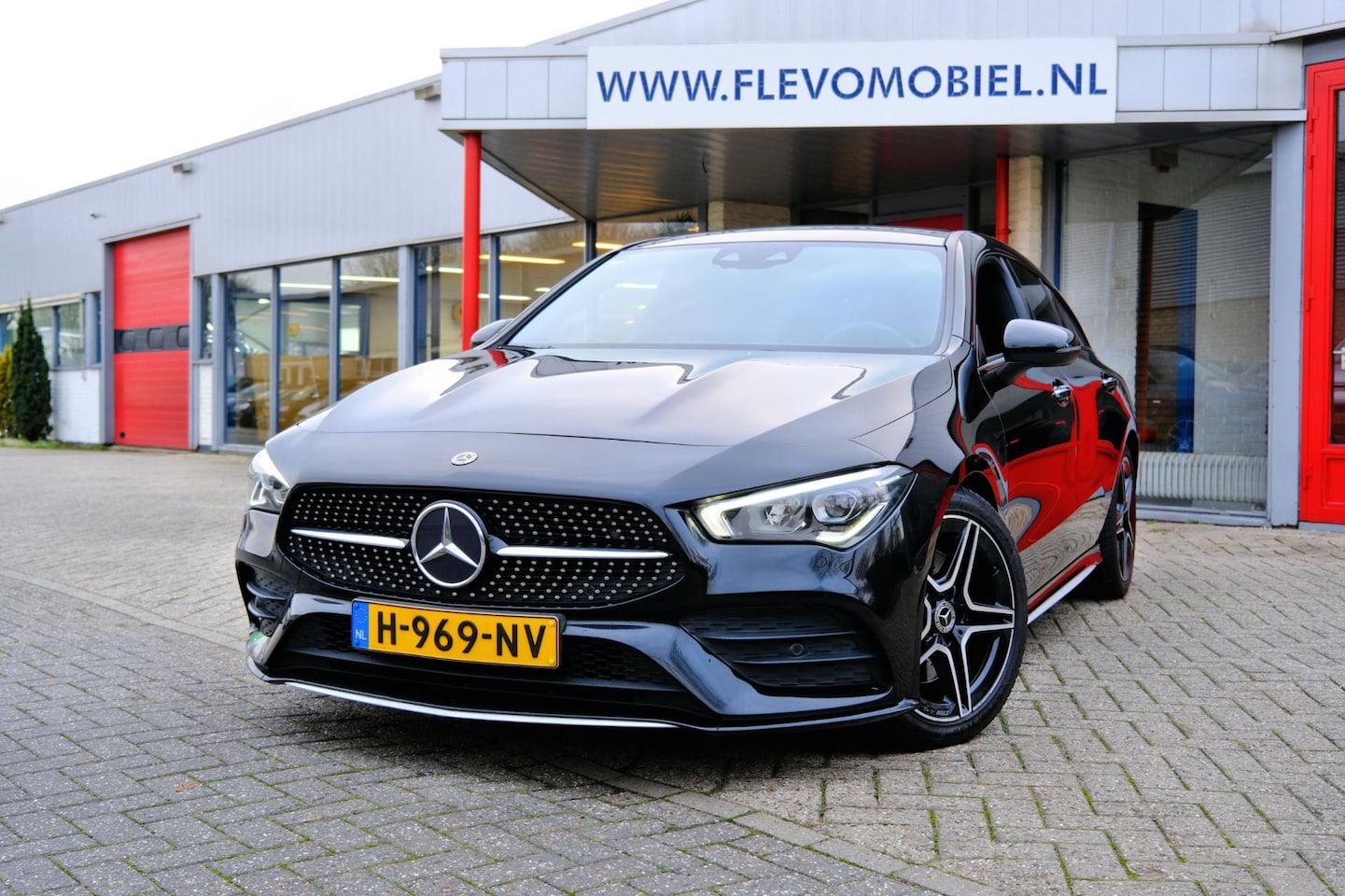 Mercedes-Benz CLA-klasse Shooting Brake - 200 AMG Aut. Pano|Sportstoelen|Navi|Cam|LMV - AutoWereld.nl