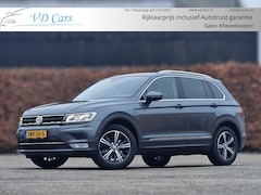 Volkswagen Tiguan - 2.0 TSI 4Motion Highline AUTOMAAT*Trekhaak*Navigatie*Camera*PDC*Cruise control*Climate con