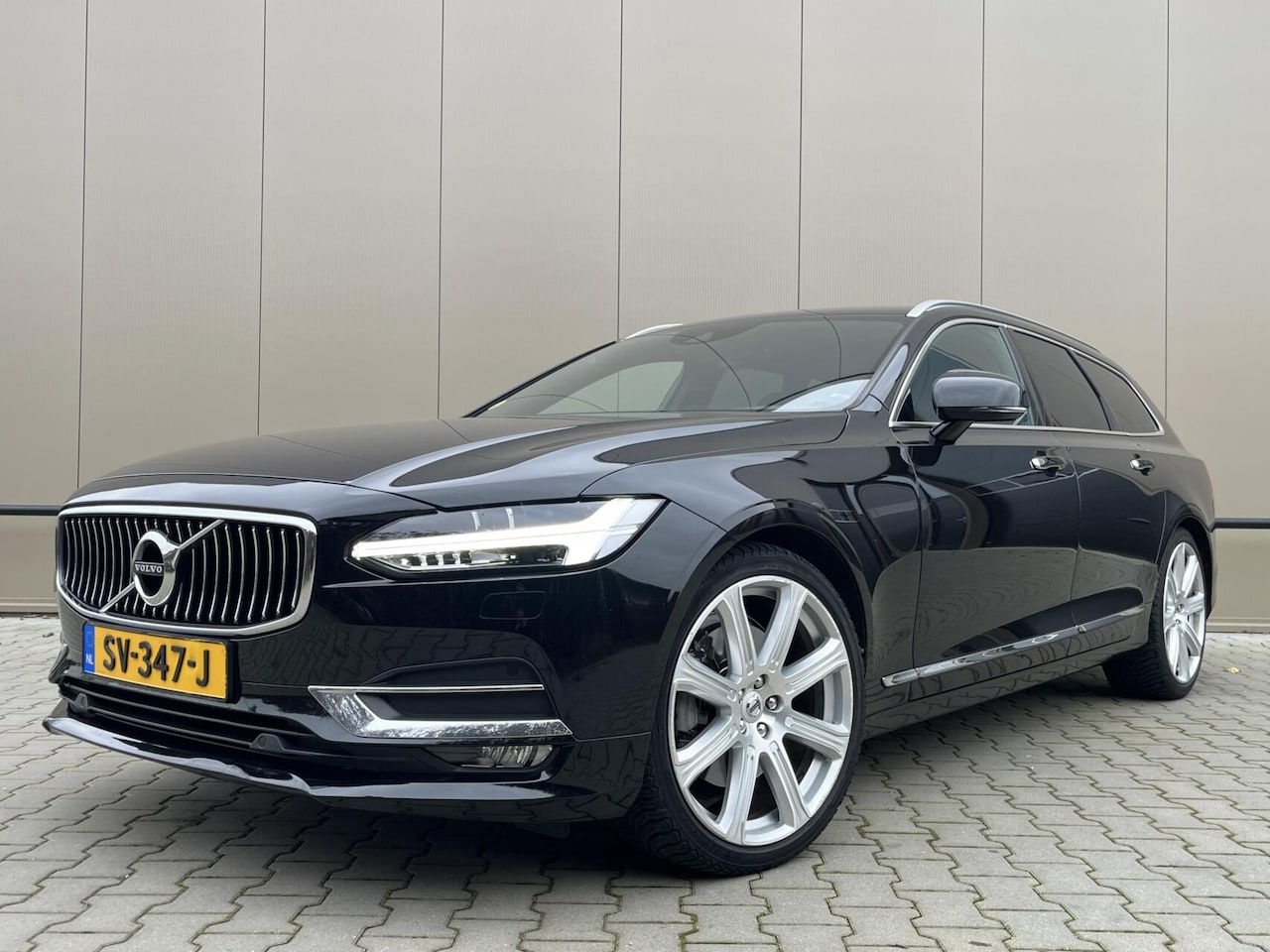 Volvo V90 - 2.0 D5 AWD Inscription 2.0 D5 AWD Inscription - AutoWereld.nl