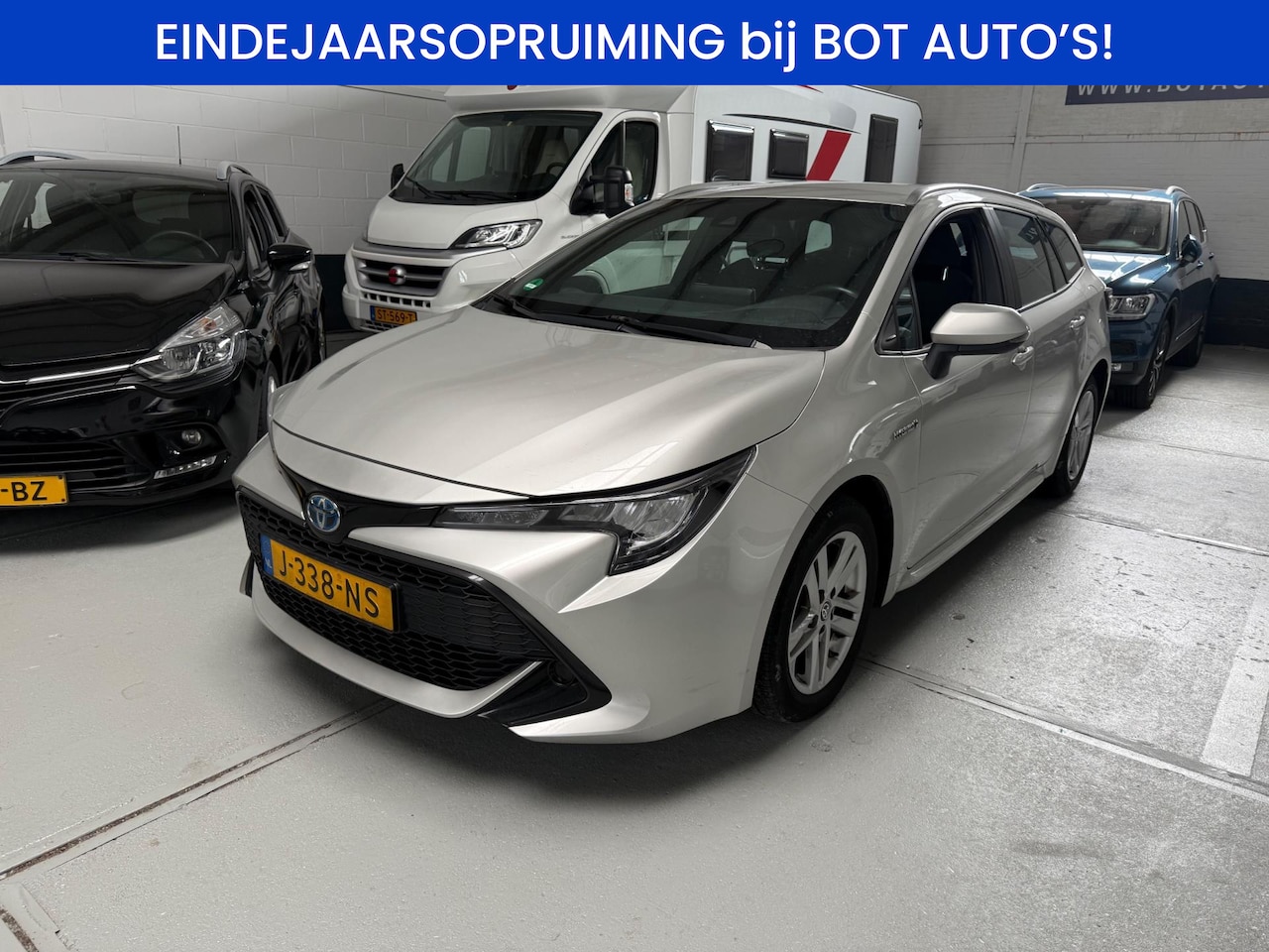 Toyota Corolla Touring Sports - 1.8 Hybrid Business / 1E EIGENAAR / AUTOMAAT / NEDERLANDSE AUTO - AutoWereld.nl